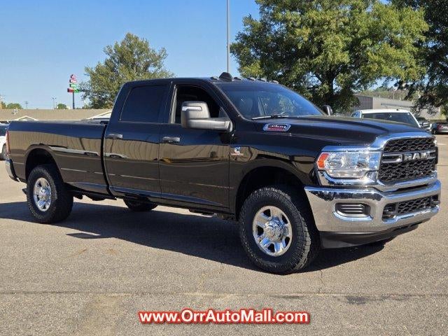2023 RAM 3500 Tradesman 4x4 Crew Cab 8' Box