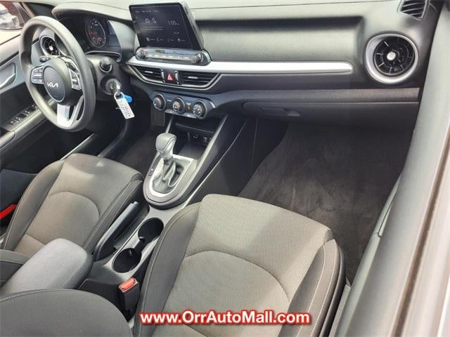 2024 Kia Forte LXS IVT