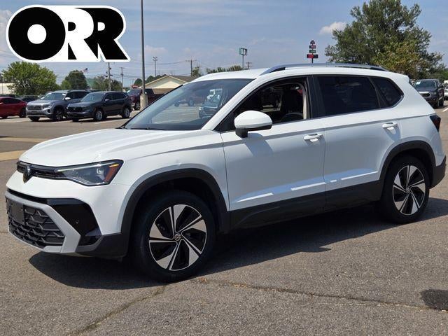 2025 Volkswagen Taos SE 4MOTION