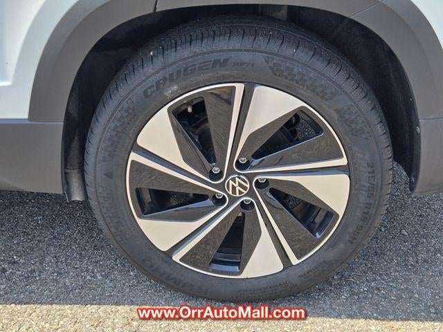 2025 Volkswagen Taos SE 4MOTION