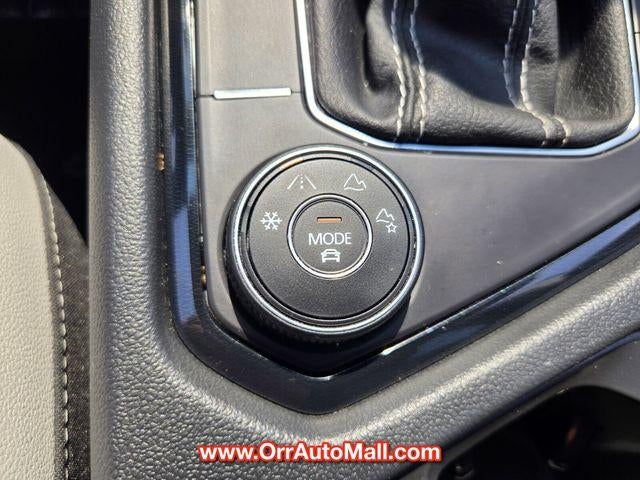 2025 Volkswagen Taos SE 4MOTION