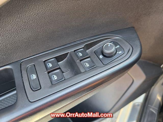 2025 Volkswagen Taos SE 4MOTION