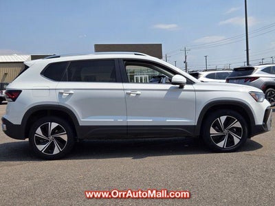 2025 Volkswagen Taos SE 4MOTION