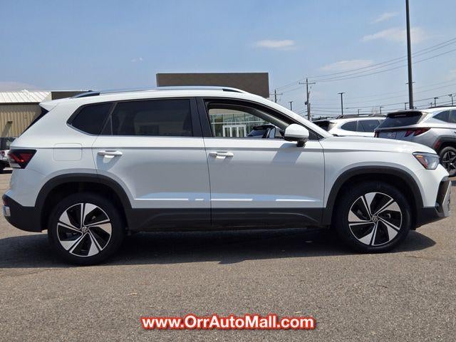 2025 Volkswagen Taos SE 4MOTION