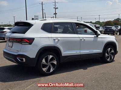 2025 Volkswagen Taos SE 4MOTION