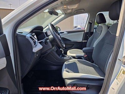 2025 Volkswagen Taos SE 4MOTION