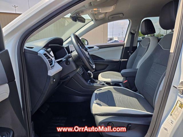 2025 Volkswagen Taos SE 4MOTION