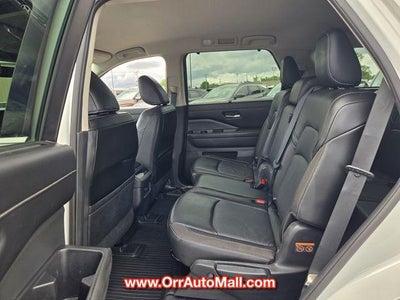 2023 Nissan Pathfinder SL 2WD