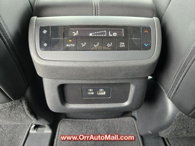2024 Nissan Pathfinder SL 4WD