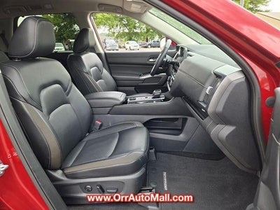 2024 Nissan Pathfinder SL 4WD