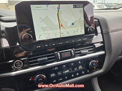 2024 Nissan Pathfinder SL 4WD