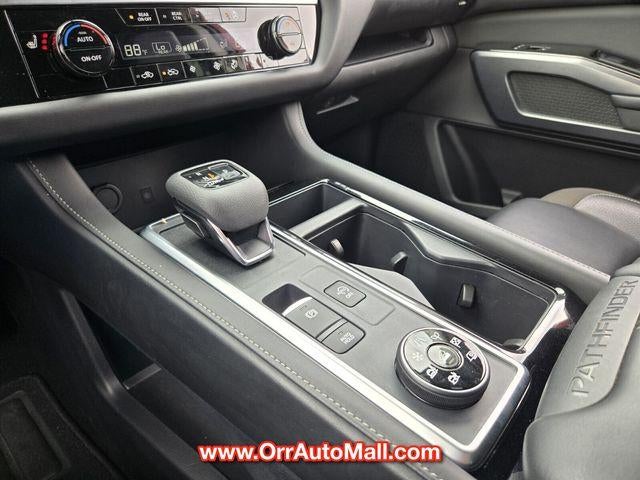 2024 Nissan Pathfinder SL 4WD