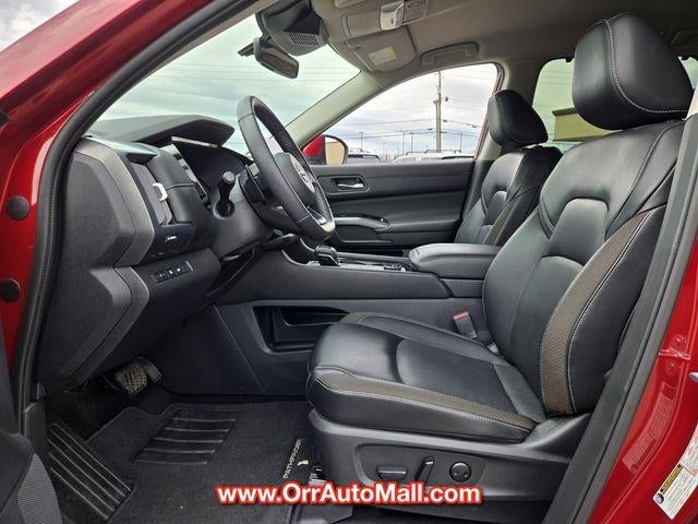 2024 Nissan Pathfinder SL 4WD