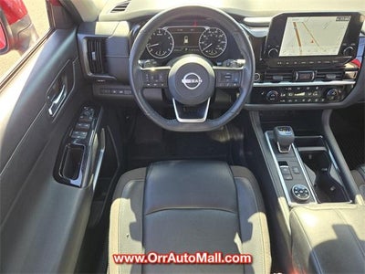 2023 Nissan Pathfinder SL 4WD