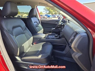 2023 Nissan Pathfinder SL 4WD