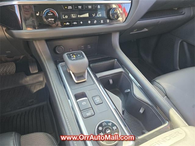 2023 Nissan Pathfinder SL 4WD