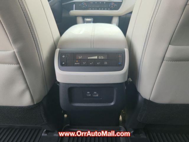 2025 Nissan Pathfinder SL 4WD