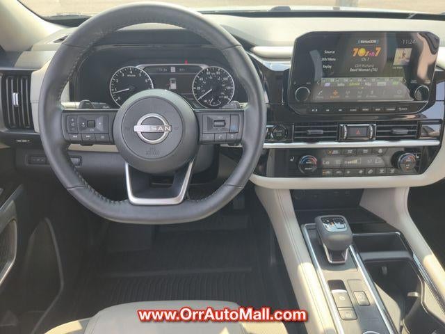 2025 Nissan Pathfinder SL 4WD