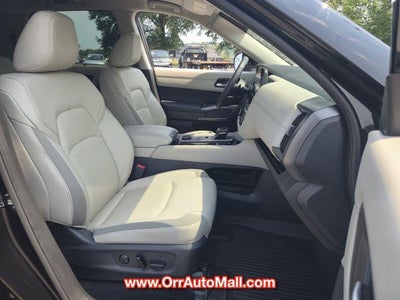 2025 Nissan Pathfinder SL 4WD