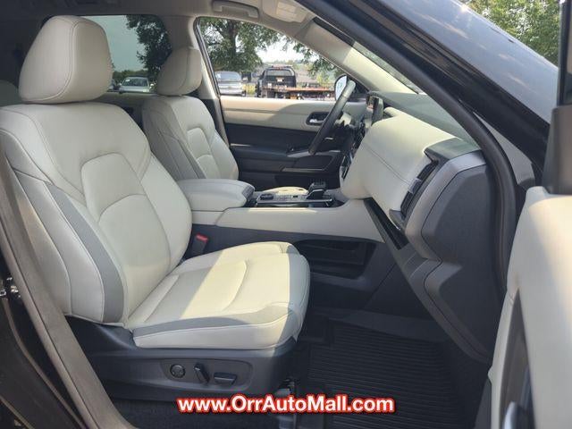 2025 Nissan Pathfinder SL 4WD