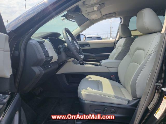 2025 Nissan Pathfinder SL 4WD