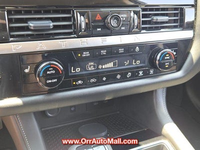 2026 Nissan Pathfinder SL 2WD
