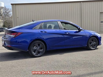 2023 Hyundai ELANTRA SEL IVT
