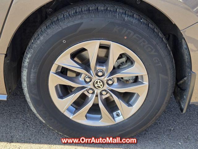 2023 Toyota Sienna LE FWD 8-Passenger (Natl)