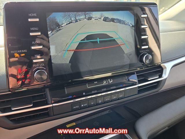 2023 Toyota Sienna LE FWD 8-Passenger (Natl)