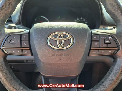 2023 Toyota Sienna LE FWD 8-Passenger (Natl)