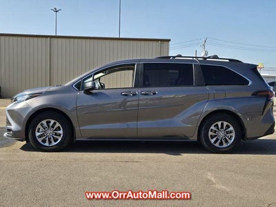 2023 Toyota Sienna LE FWD 8-Passenger (Natl)