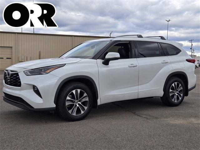 2022 Toyota Highlander XLE FWD (Natl)