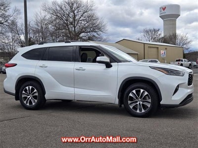 2022 Toyota Highlander XLE FWD (Natl)