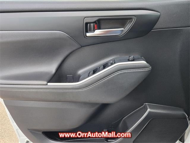 2022 Toyota Highlander XLE FWD (Natl)