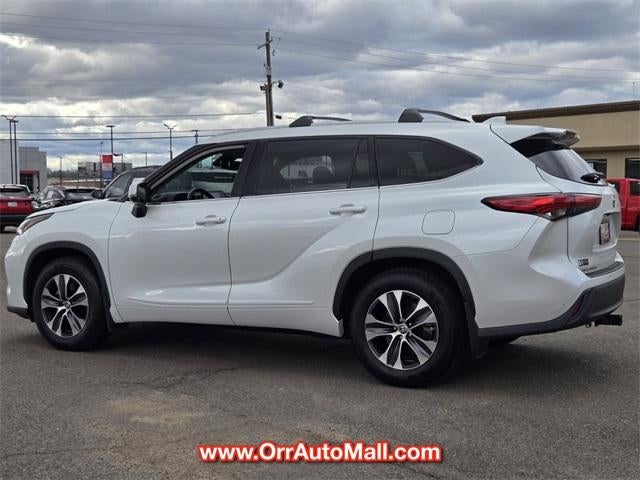 2022 Toyota Highlander XLE FWD (Natl)