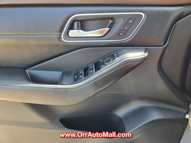 2023 Nissan Rogue FWD Platinum *Ltd Avail*