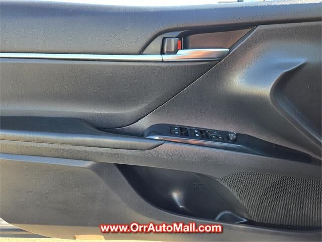 2018 Toyota Camry SE Auto (SE)