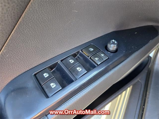 2018 Toyota Camry SE Auto (SE)