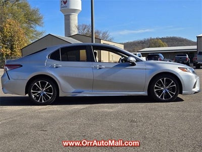 2018 Toyota Camry SE Auto (SE)