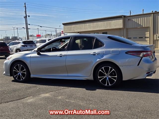 2018 Toyota Camry SE Auto (SE)