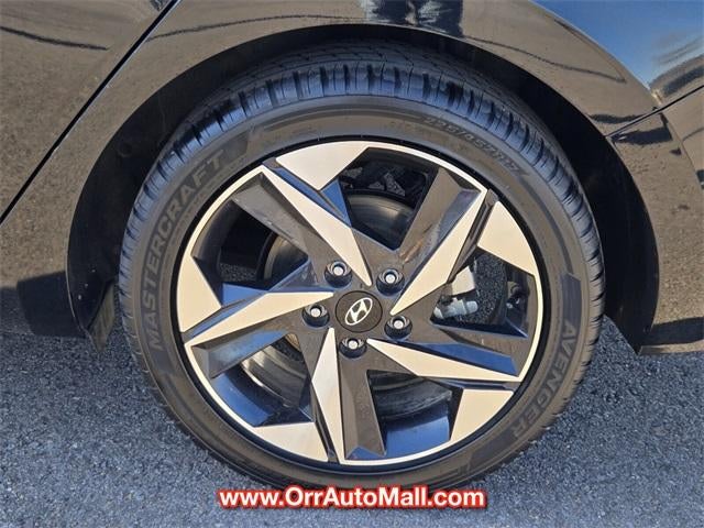 2023 Hyundai ELANTRA Limited IVT