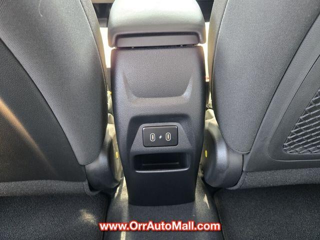 2025 Hyundai VENUE SEL IVT