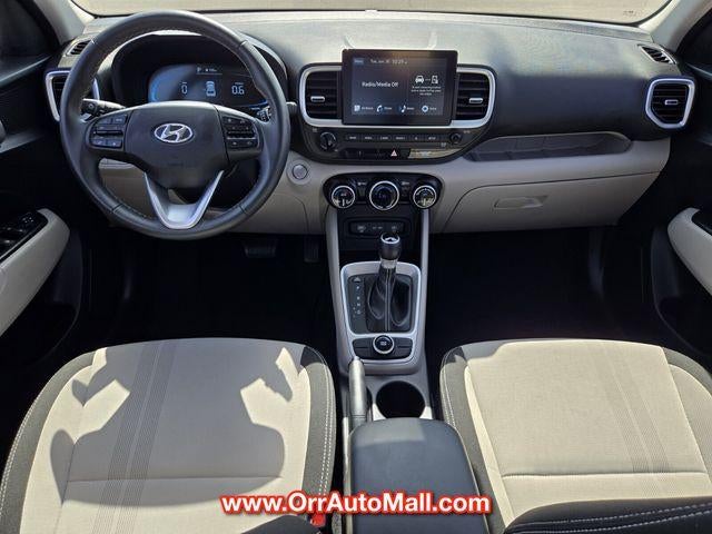 2025 Hyundai VENUE SEL IVT