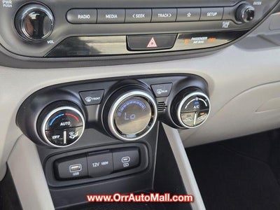 2025 Hyundai VENUE SEL IVT