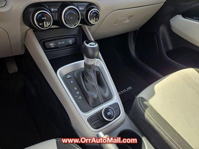 2025 Hyundai VENUE SEL IVT