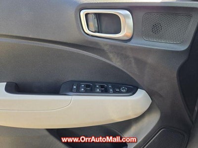 2025 Hyundai VENUE SEL IVT