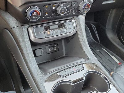 2023 GMC Acadia AWD AT4