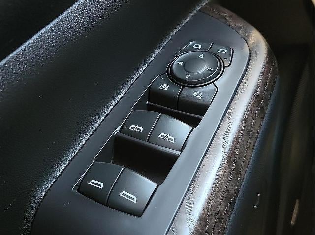 2022 GMC Acadia FWD Denali