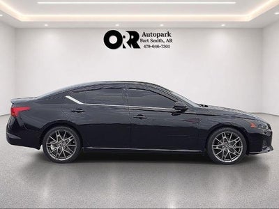 2023 Nissan Altima 2.0 SR Sedan