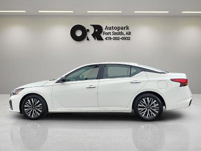 2025 Nissan Altima SV FWD